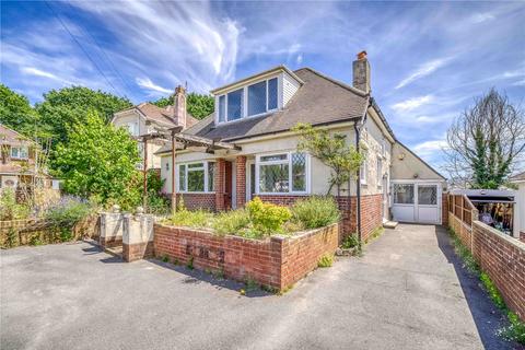 3 bed property, in Verulam Road, £450,000