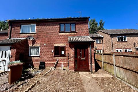 2 bed property, in Pyke Court, £149,995