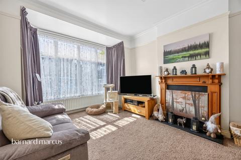 4 bed property, in Hackbridge Road, £675,000