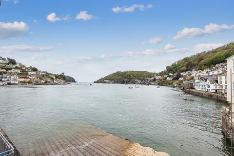 3 bed property, in Lower Ferry Slip, £850,000