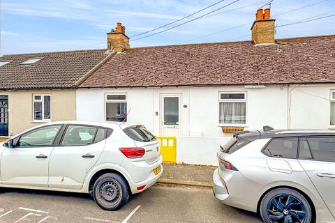 2 bed property, in Grove Crescent, £285,000