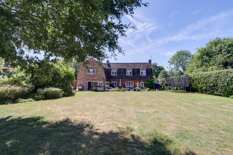 4 bed property, in Porters End Lane, £2,000,000