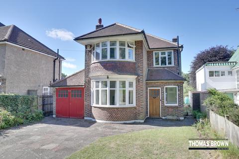 3 bed property, in Goddington Lane, £785,000