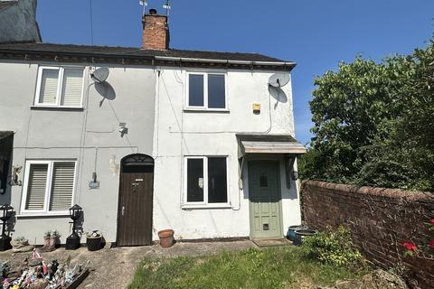 2 bed property, in High Street, £190,000