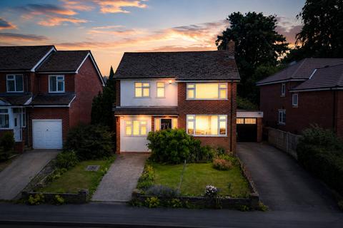 4 bed property, in Chantry Road, £500,000