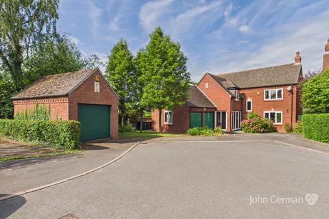 4 bed property, in The Chase, £595,000