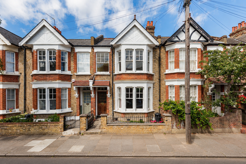 3 bed property, in Westhorpe Road, £1,295,000
