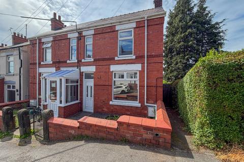 2 bed property, in St. Albans Road, £115,000