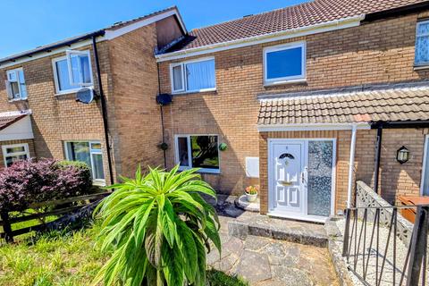 3 bed property, in Steeple Close, £240,000