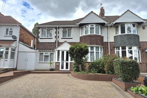 3 bed property, in Warren Hill Road, £290,000