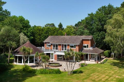 3 bed property, in Dial Close, £1,650,000