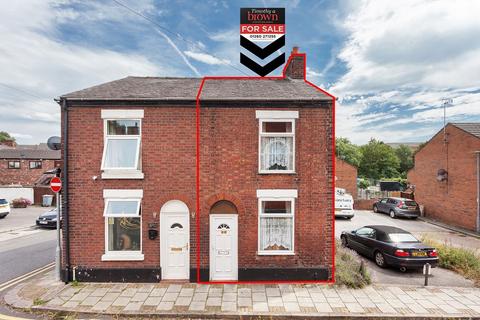 2 bed property, in Derby Street, £115,000