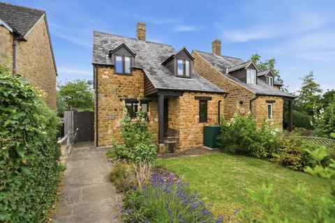 3 bed property, in Front Street, £550,000