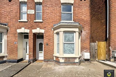 3 bed property, in Henry Road, £365,000