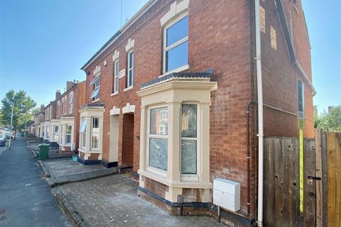 3 bed property, in Henry Road, £365,000