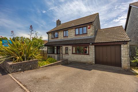 4 bed property, in Greyfield Road, £525,000