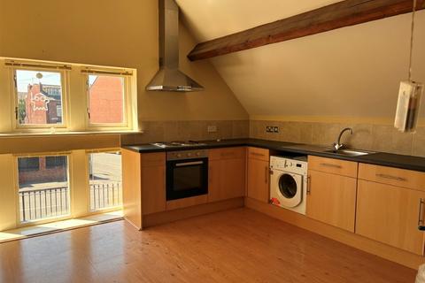 2 bed property, in Armley Lodge Road, £60,000