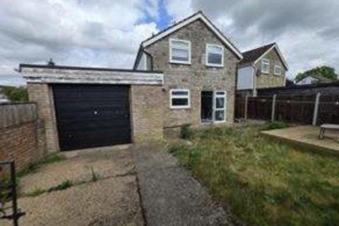 3 bed property, in Links Way, £210,000