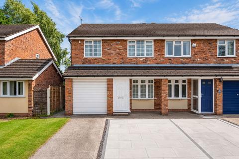 3 bed property, in Warburton Lane, £235,000