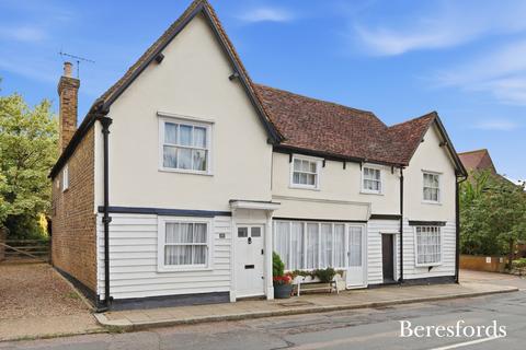 5 bed property, in High Road, £875,000