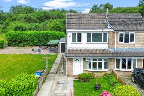 3 bed property, in Lincoln Drive, £230,000