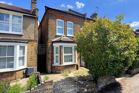 3 bed property, in Coleridge Road, £699,995