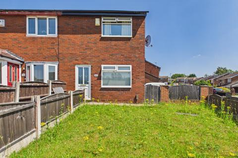 2 bed property, in Sutton Drive Droylsden, £150,000