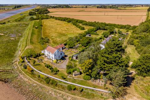 3 bed property, in Hobhole Bank, £325,000