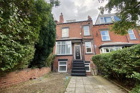 3 bed property, in St. Anns Avenue, £265,000