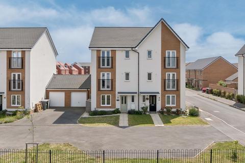 4 bed property, in Vickers Way, £435,000