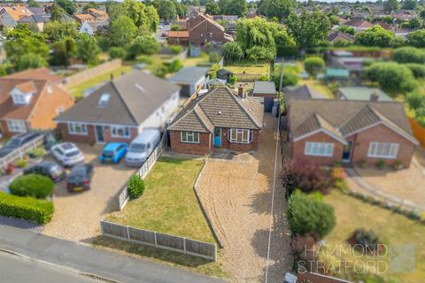 3 bed property, in New Road, £400,000