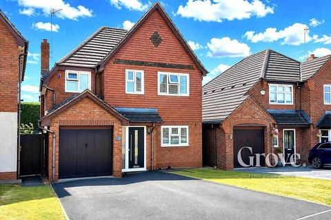 4 bed property, in Newbury Close, £475,000