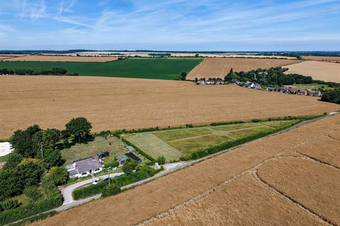 4 bed property, in Pommeus Lane, £650,000