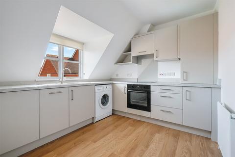1 bed property, in West Street, £275,000