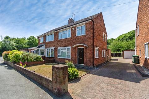 3 bed property, in Devon Road, £220,000