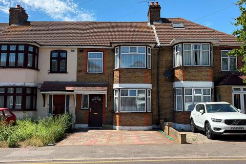 3 bed property, in 9 Dorset Avenue, £290,000
