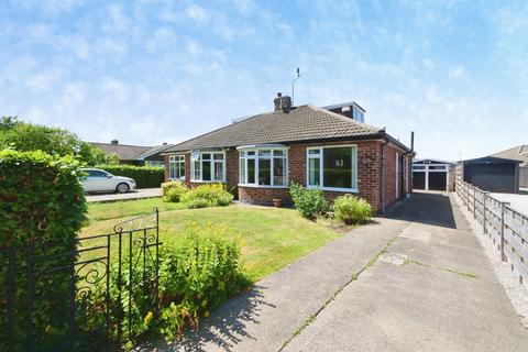 2 bed property, in New Lane, £180,000
