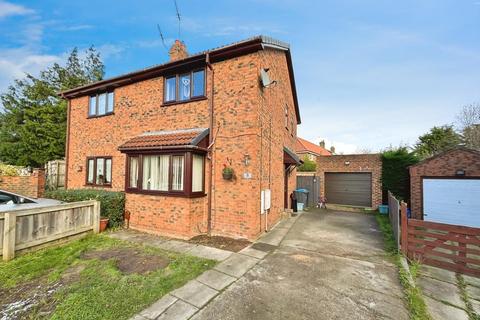 2 bed property, in School Garth, £220,000
