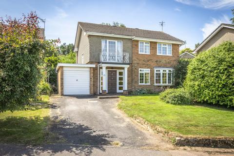 4 bed property, in Clarendon Gardens, £775,000