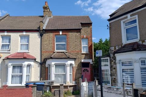 3 bed property, in 61 Lancaster Road, £295,000