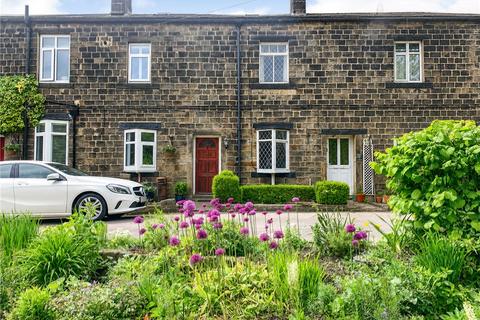 1 bed property, in Bradford Road, £149,950