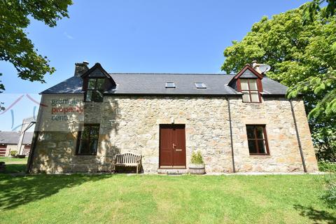 4 bed property, in Bellandys, £525,000