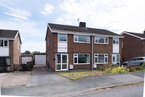3 bed property, in Oathills Drive, £265,000