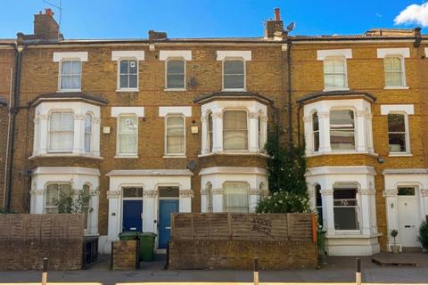2 bed property, in Flat C, £230,000
