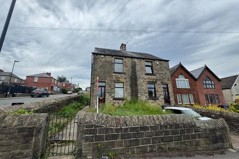 2 bed property, in 36 Victoria Road, £45,000