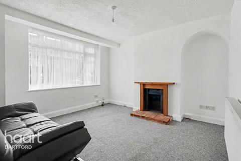 3 bed property, in Elstree Gardens, £400,000