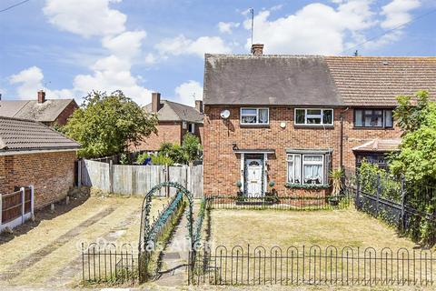 3 bed property, in Dorking Road, £550,000