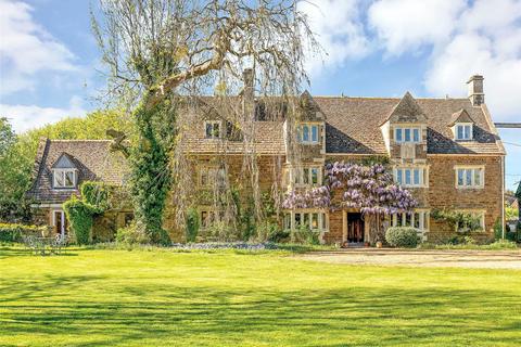 7 bed property, in The Manor, £1,700,000