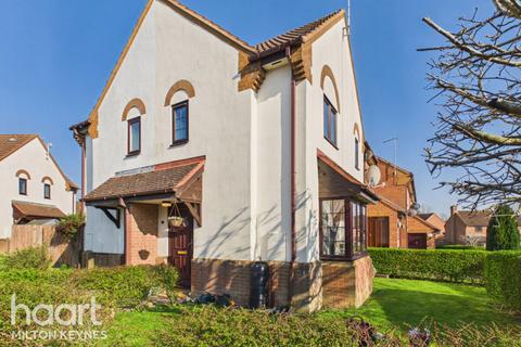 1 bed property, in Elmridge Court, £200,000
