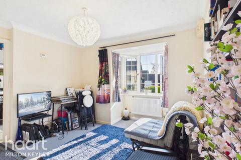 1 bed property, in Elmridge Court, £200,000